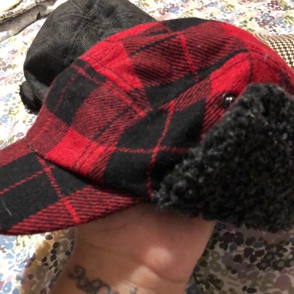 Boys hats 18-24 months - Picture 2 of 5